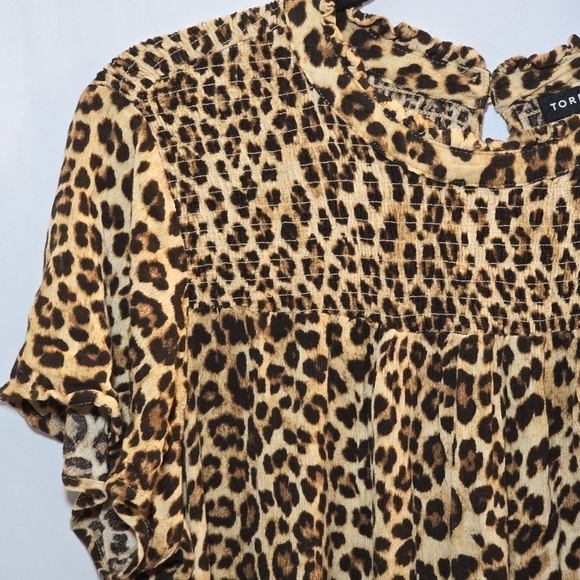 Torrid Leopard Print High Neck Flowy Short Sleeve Blouse Career Punk Elder sz 2X - Picture 2 of 8